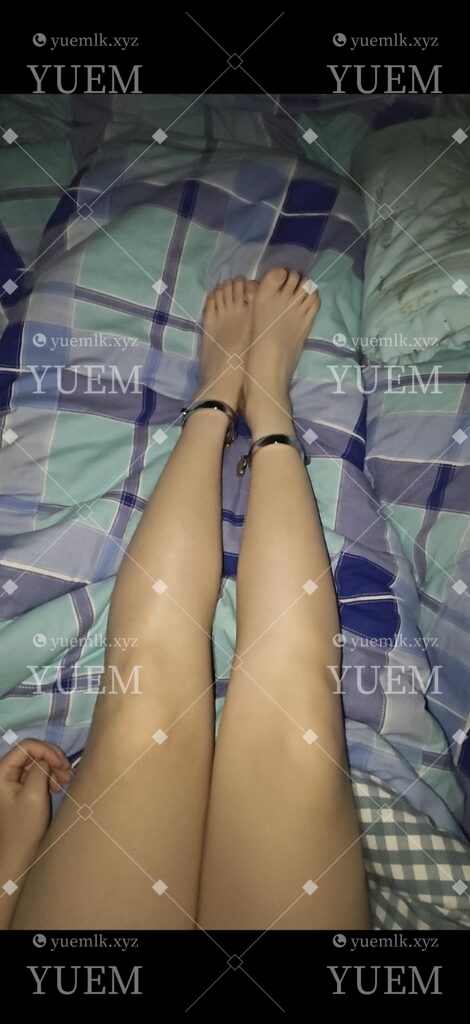 裸足铐铐（腿长一米叭）镣铐-月梦社区-YUEM-视频-束缚-Fettered-链结-脚镣-手铐-镣铐玩具月梦社区