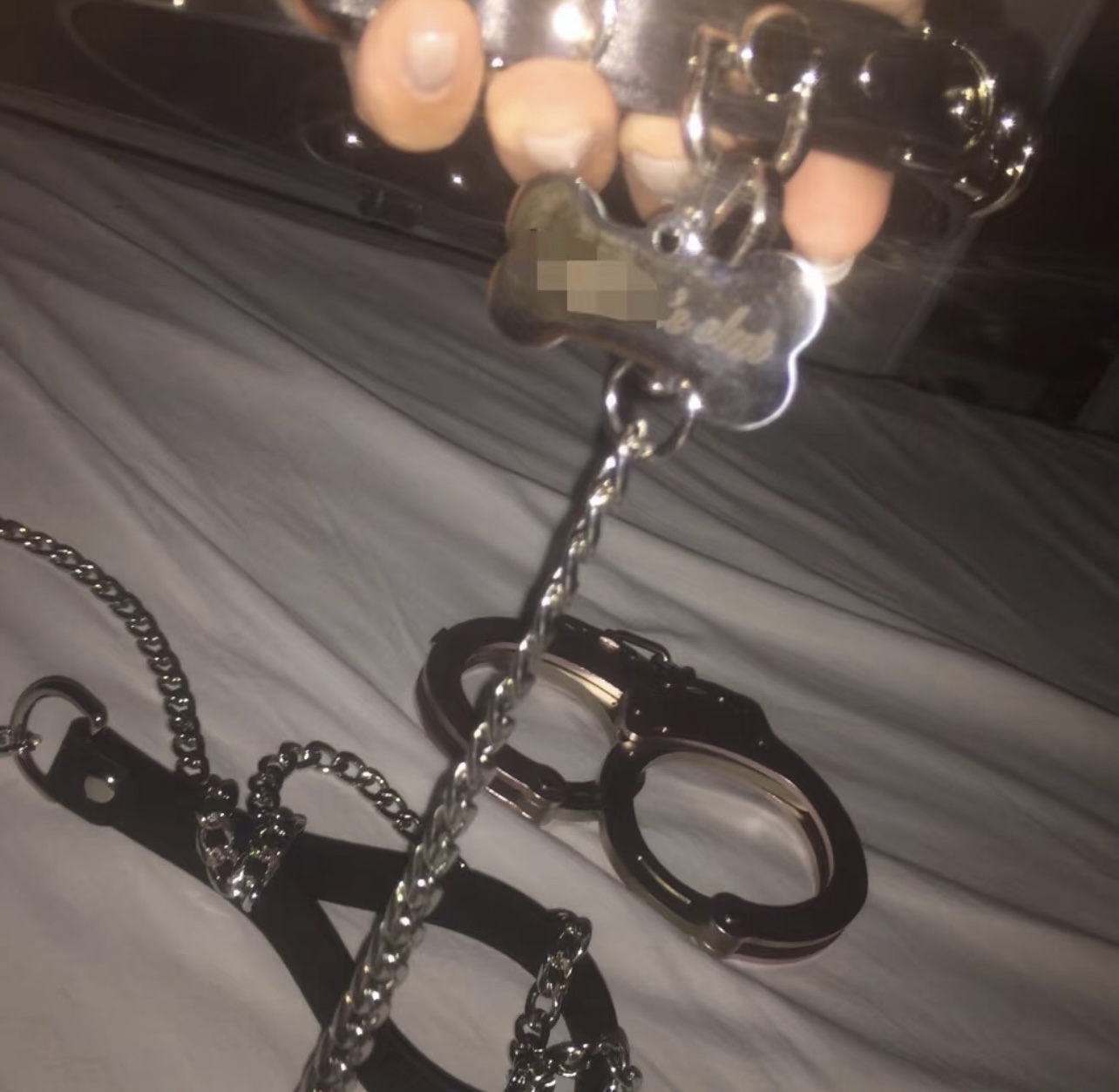 社区话题  喜欢镣铐-月梦社区-YUEM-视频-束缚-Fettered-链结-脚镣-手铐-镣铐玩具月梦社区