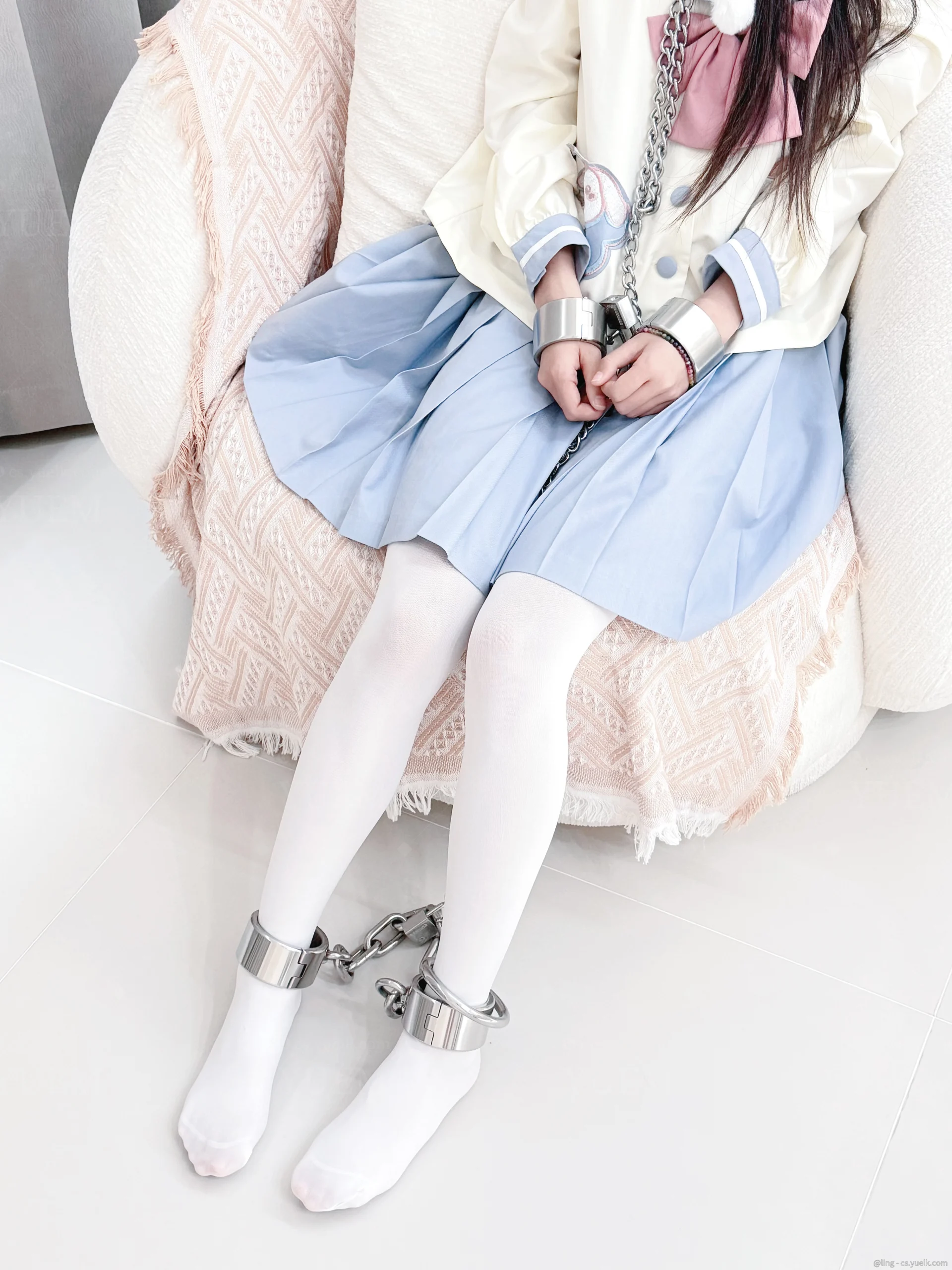 竟然这么对待凌酱！太可恶了。镣铐-月梦社区-YUEM-视频-束缚-Fettered-链结-脚镣-手铐-镣铐玩具月梦社区