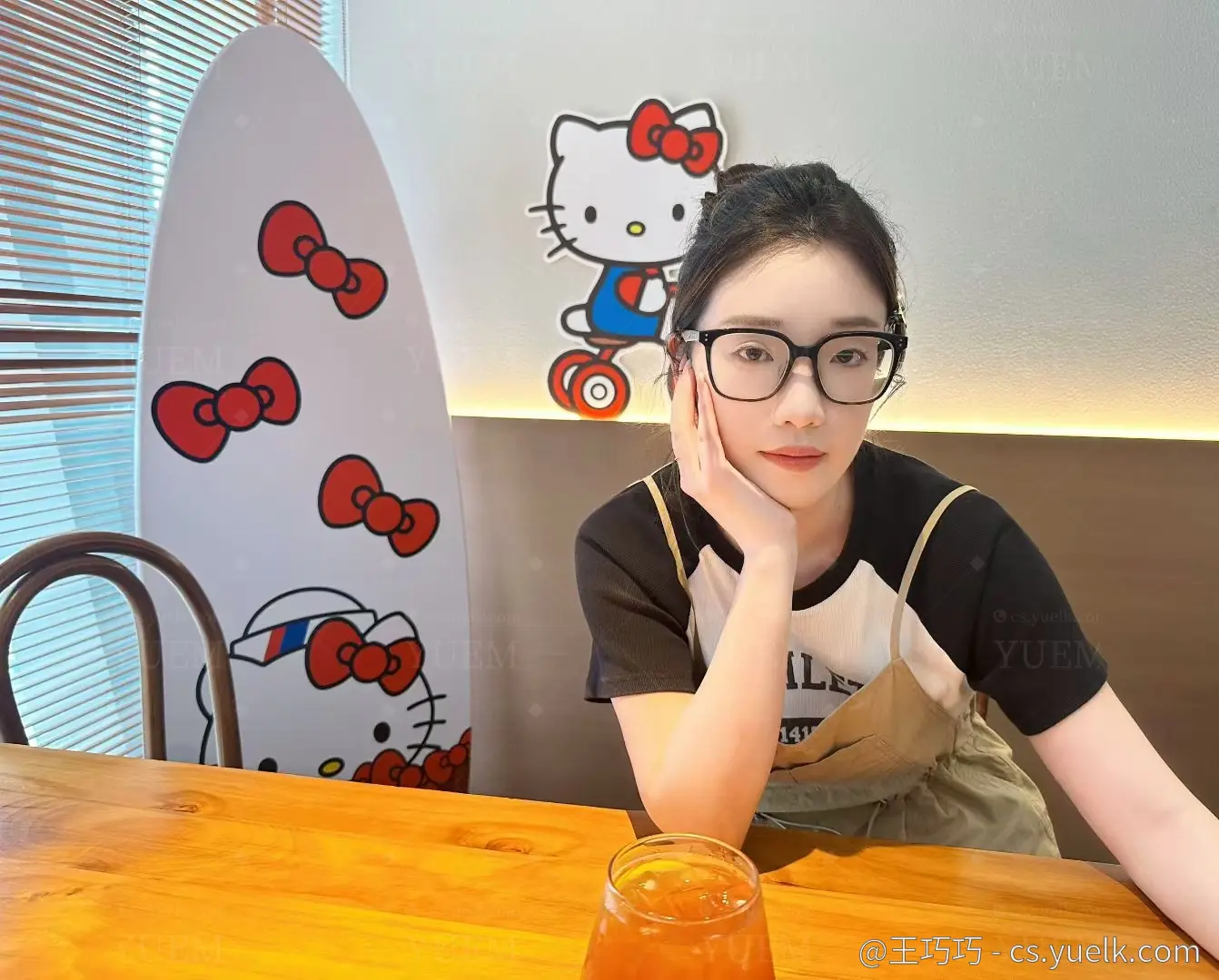 王巧巧镣铐-月梦社区-YUEM-视频-束缚-Fettered-链结-脚镣-手铐-镣铐玩具月梦社区